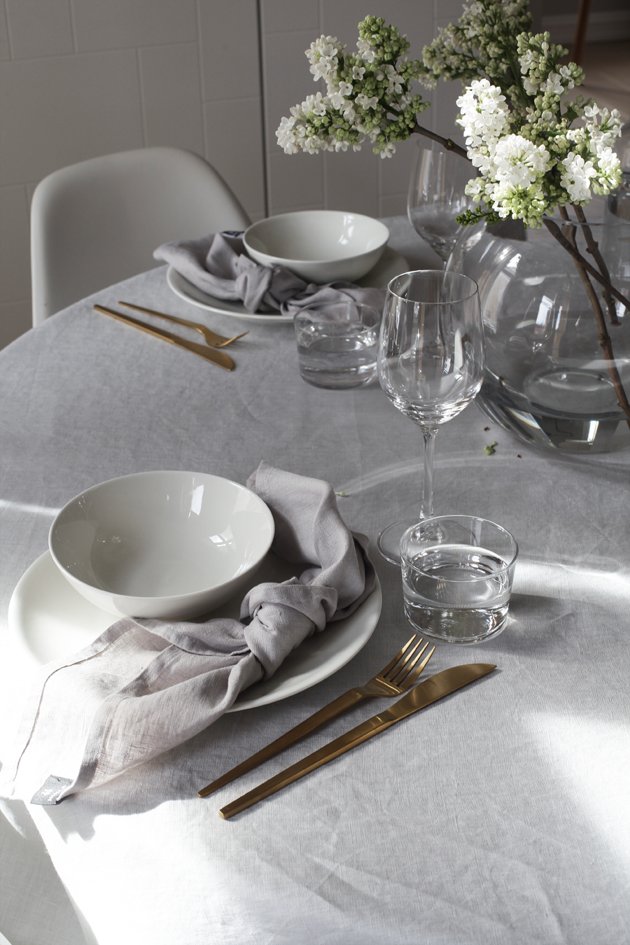 SIX EASY WAYS TO USE LINEN NAPKINS