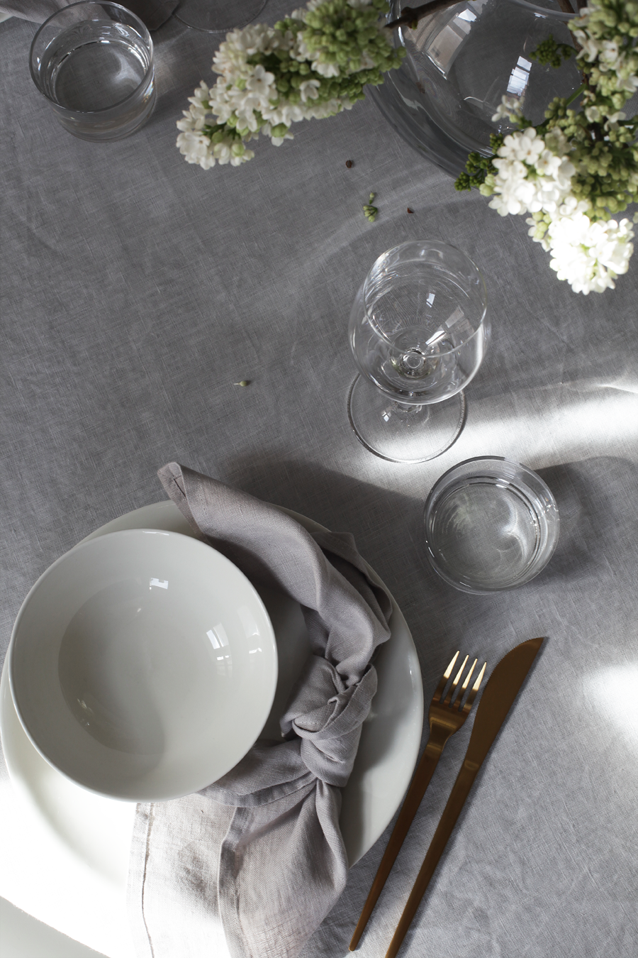 SIX EASY WAYS TO USE LINEN NAPKINS