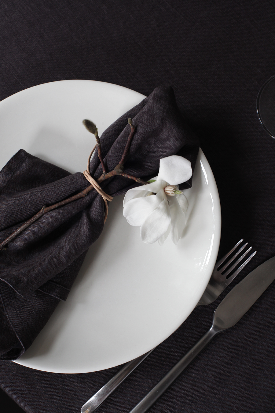 SIX EASY WAYS TO USE LINEN NAPKINS