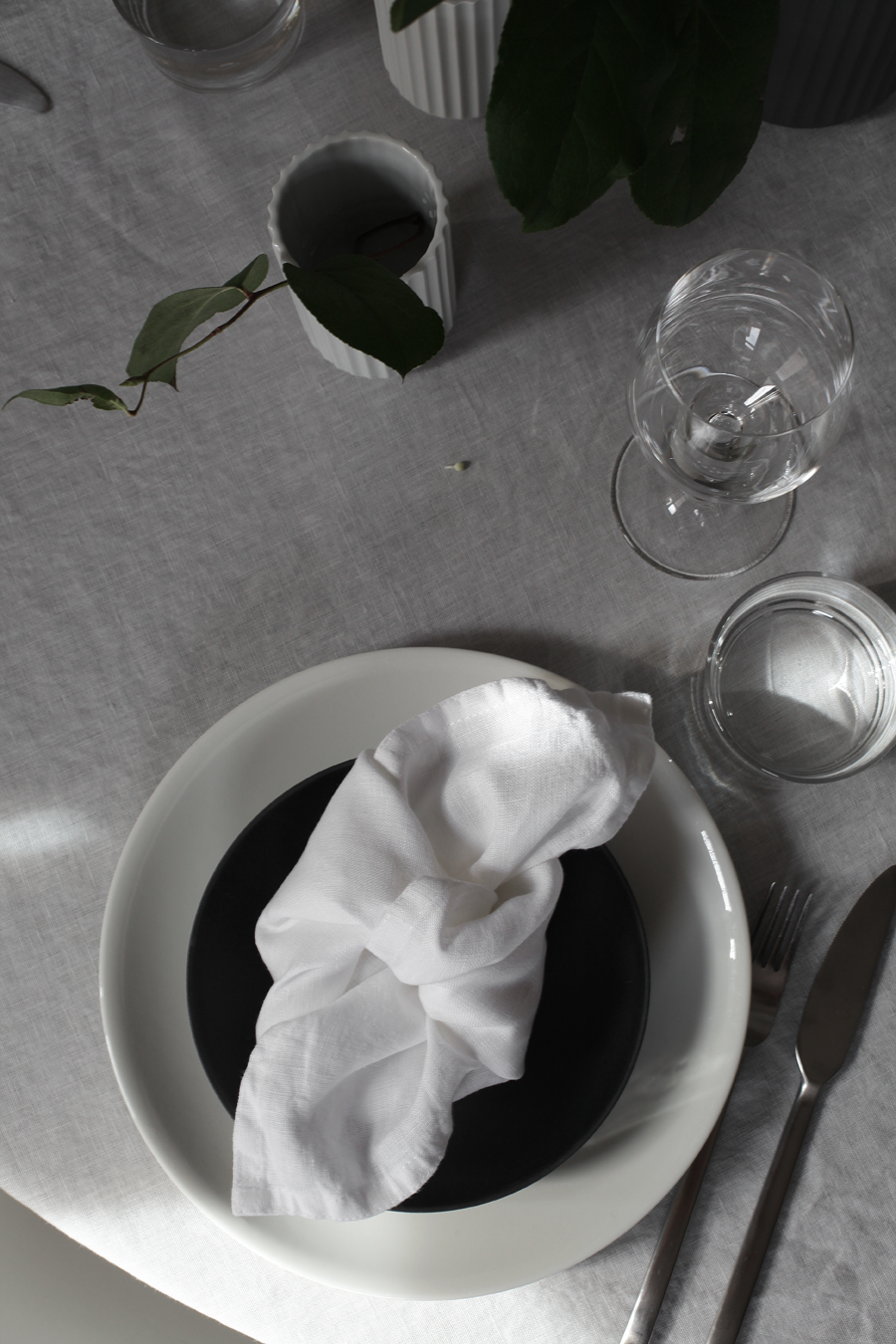 SIX EASY WAYS TO USE LINEN NAPKINS