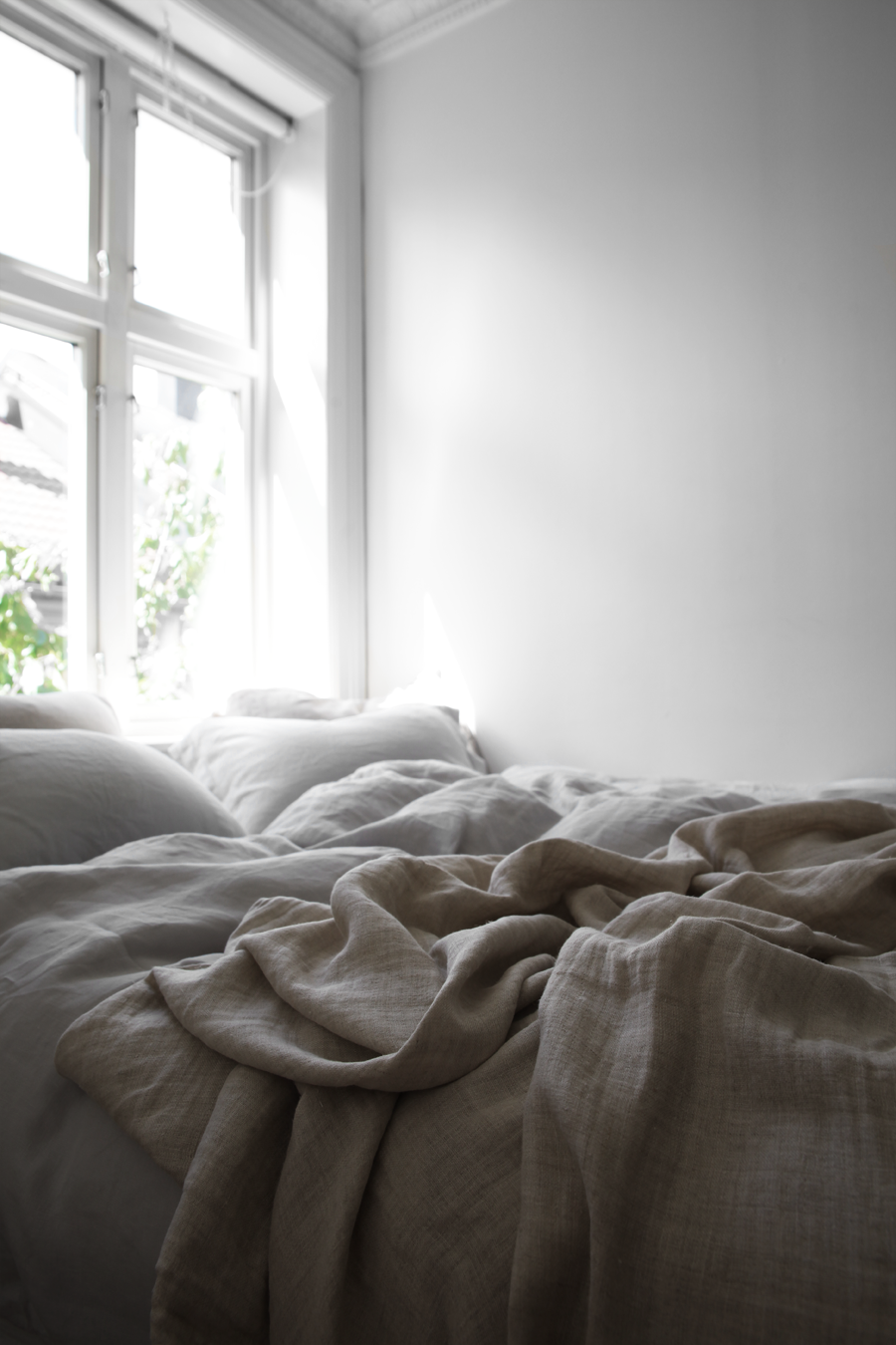 BRIGHT AND AIRY BEDROOM FOR SUMMER