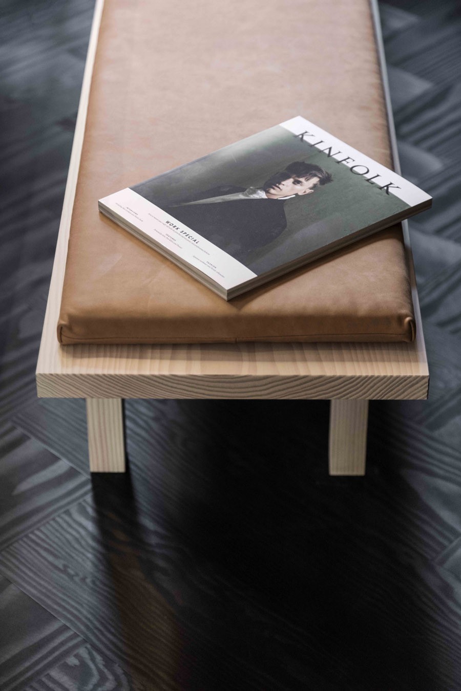 WOOD AND LEATHER, THE PERFECT COMBINATION