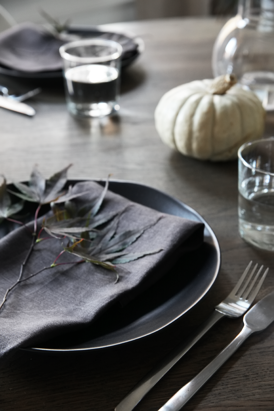 EASY AND ELEGANT TABLESETTING FOR HALLOWEEN