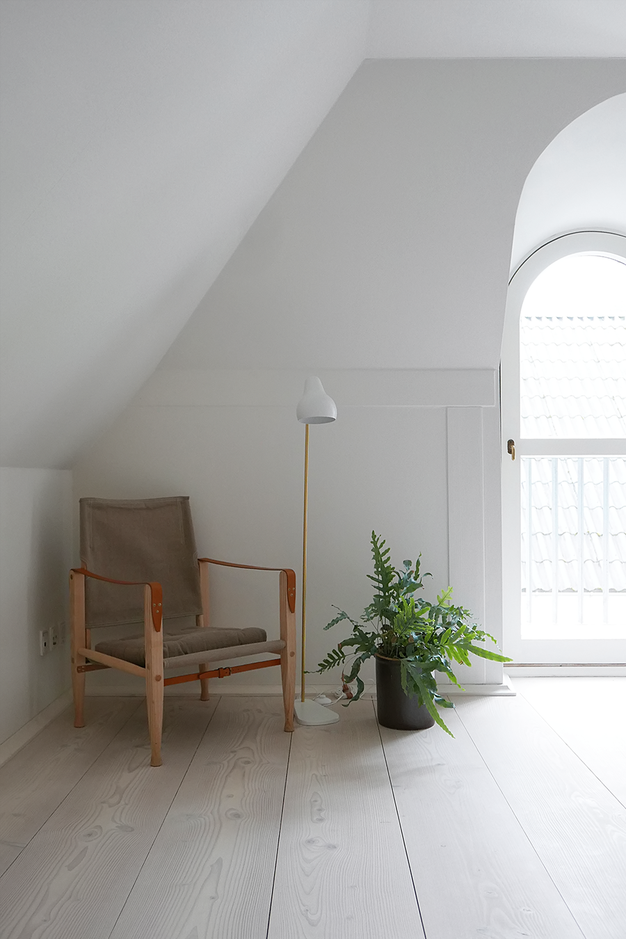 AT THE DINESEN COUNTRY HOME